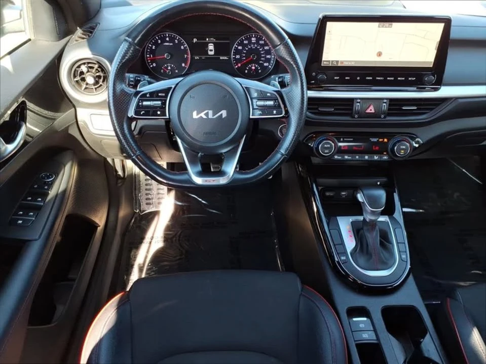 2023 Kia Forte - Image 14 of 17