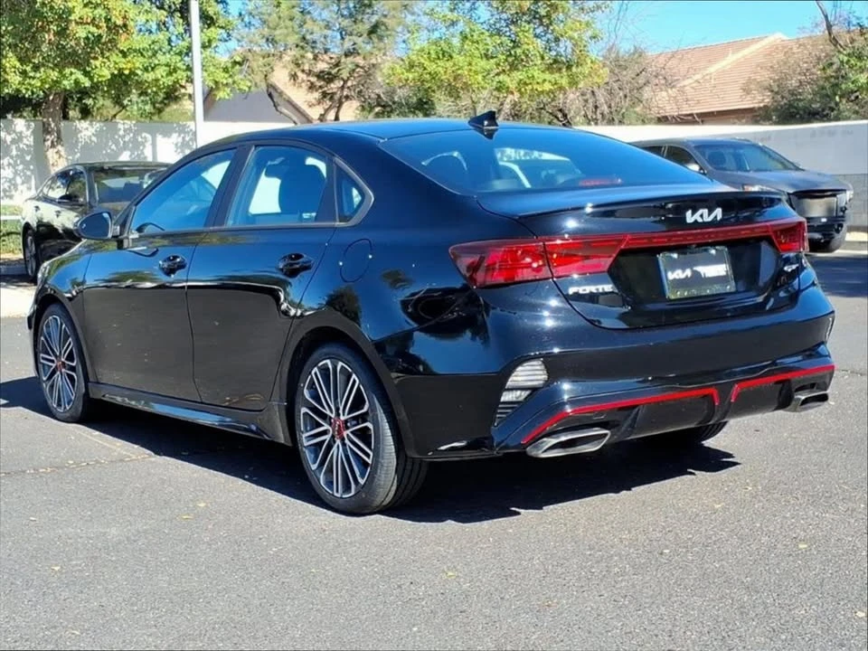 2023 Kia Forte - Image 2 of 17