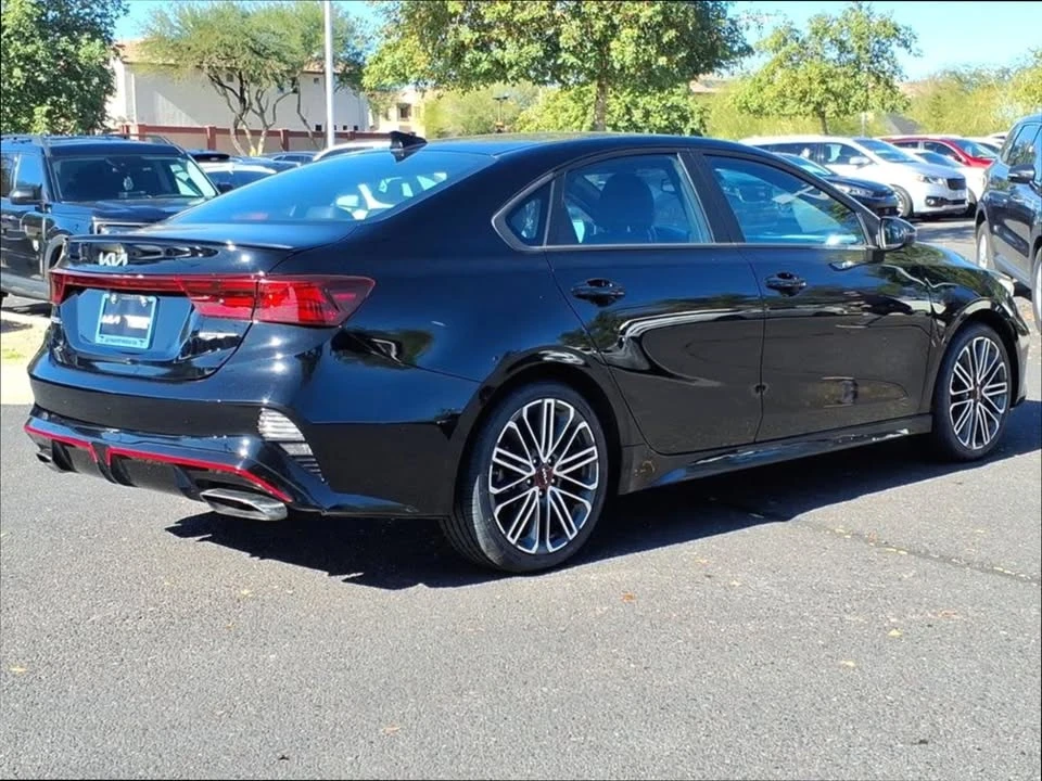 2023 Kia Forte - Image 4 of 17