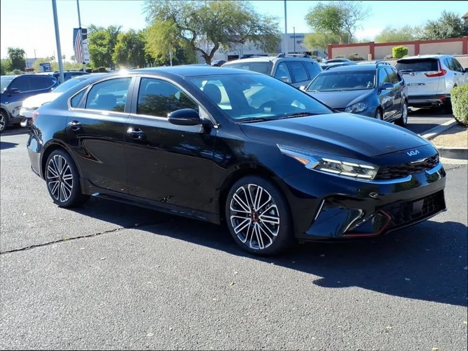 2023 Kia Forte - Image 6 of 17