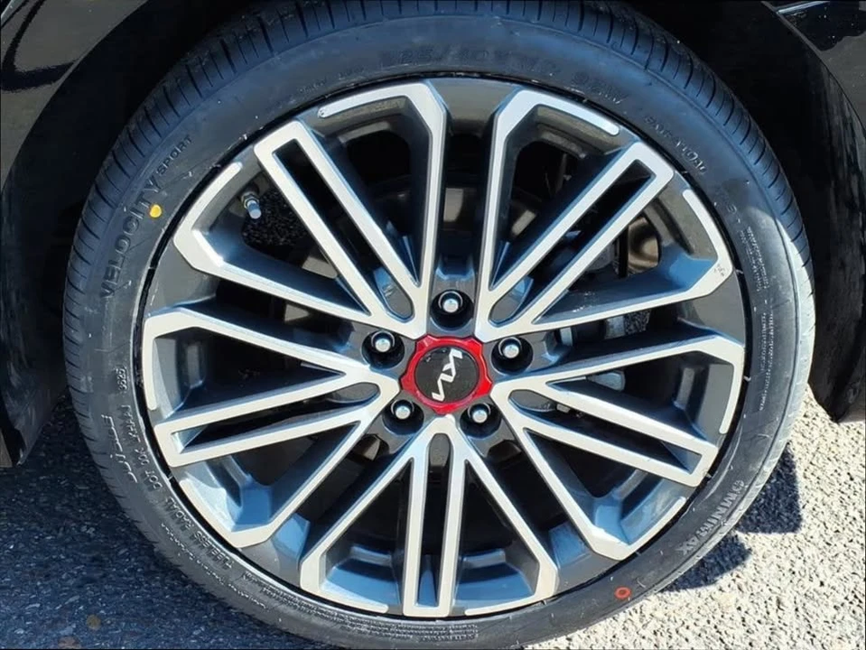2023 Kia Forte - Image 8 of 17