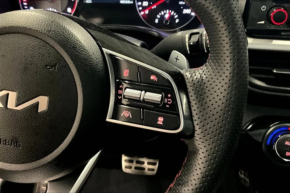 2023 Kia Forte - Image 9 of 10