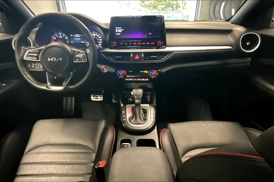 2023 Kia Forte - Image 6 of 10
