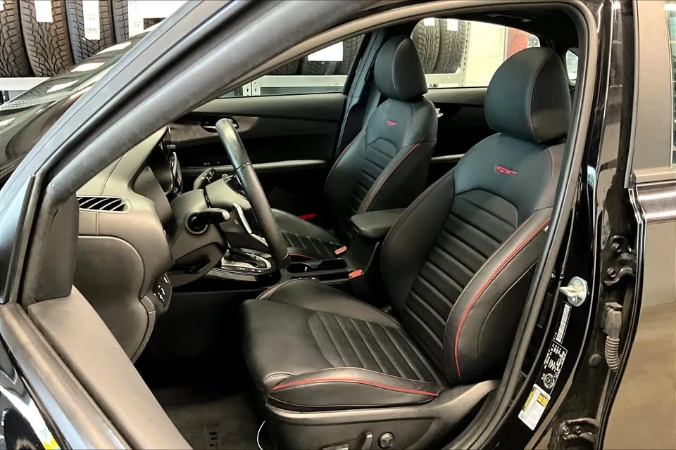 2023 Kia Forte - Image 3 of 10