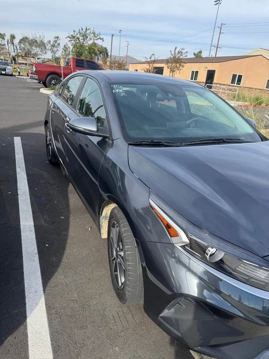 2023 Kia Forte - Image 2 of 8