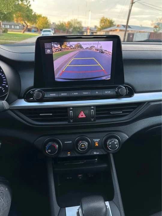 2023 Kia Forte - Image 9 of 13