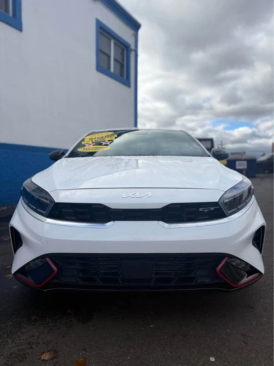 2023 Kia Forte - Image 8 of 15