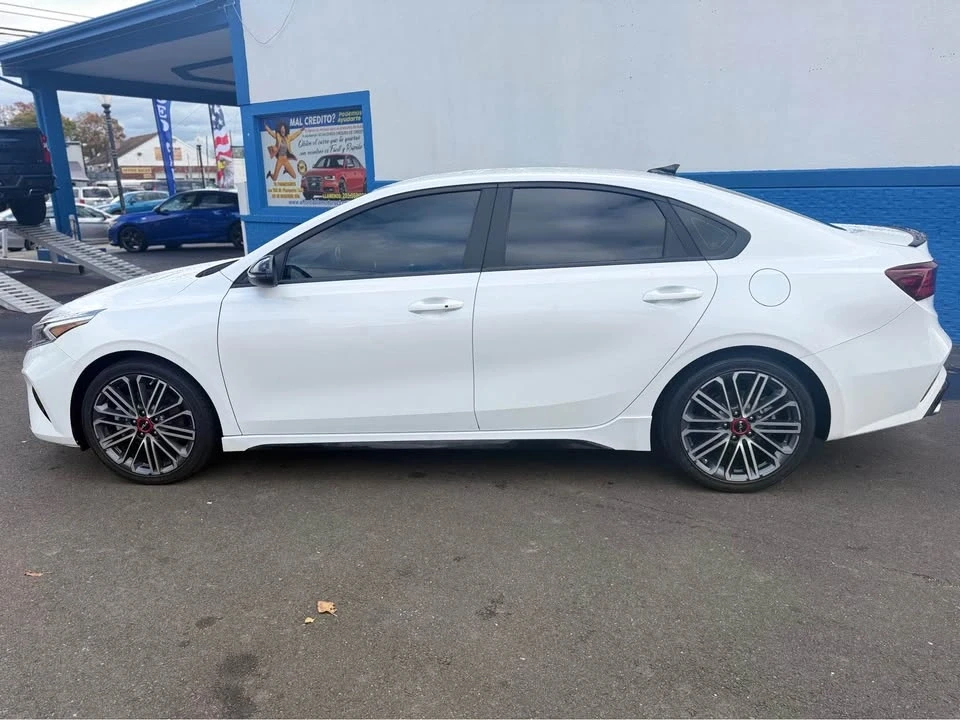 2023 Kia Forte - Image 2 of 15