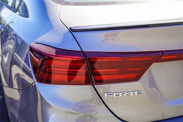 2023 Kia Forte - Image 4 of 4