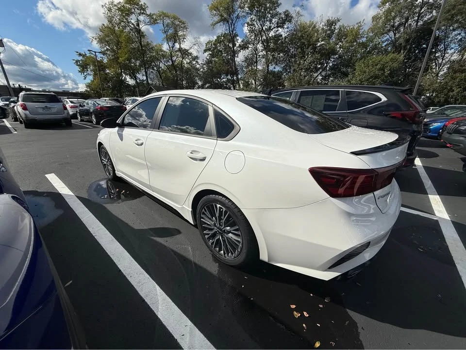2023 Kia Forte - Image 3 of 4