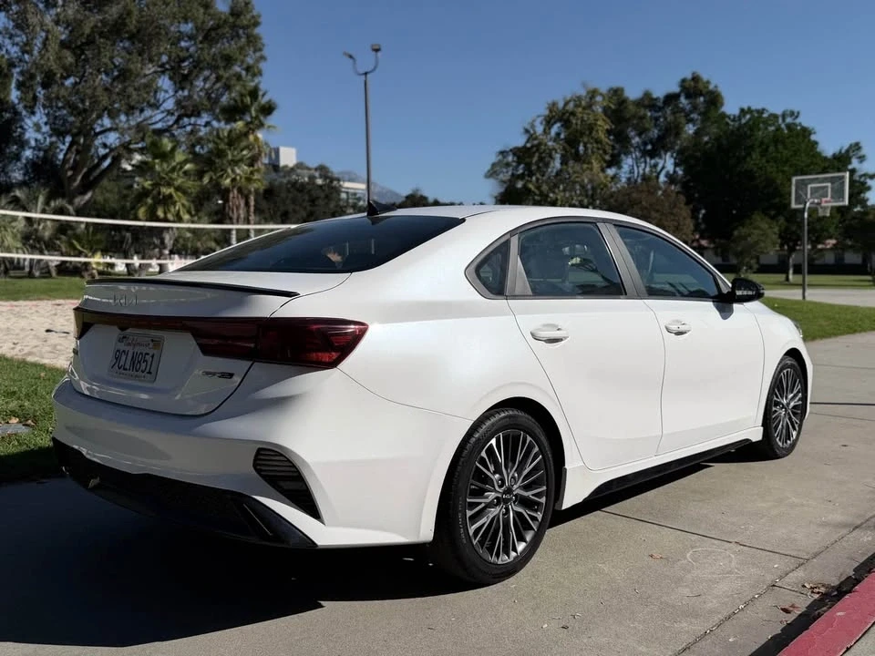 2023 Kia Forte - Image 4 of 12
