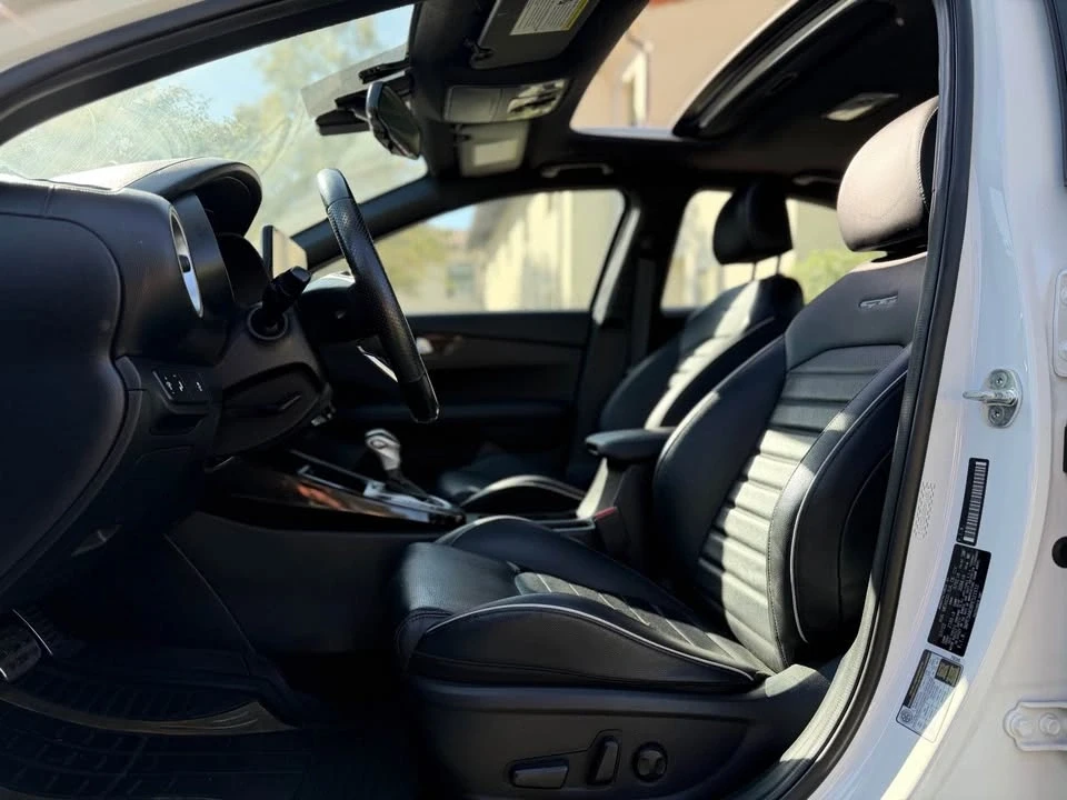 2023 Kia Forte - Image 5 of 12