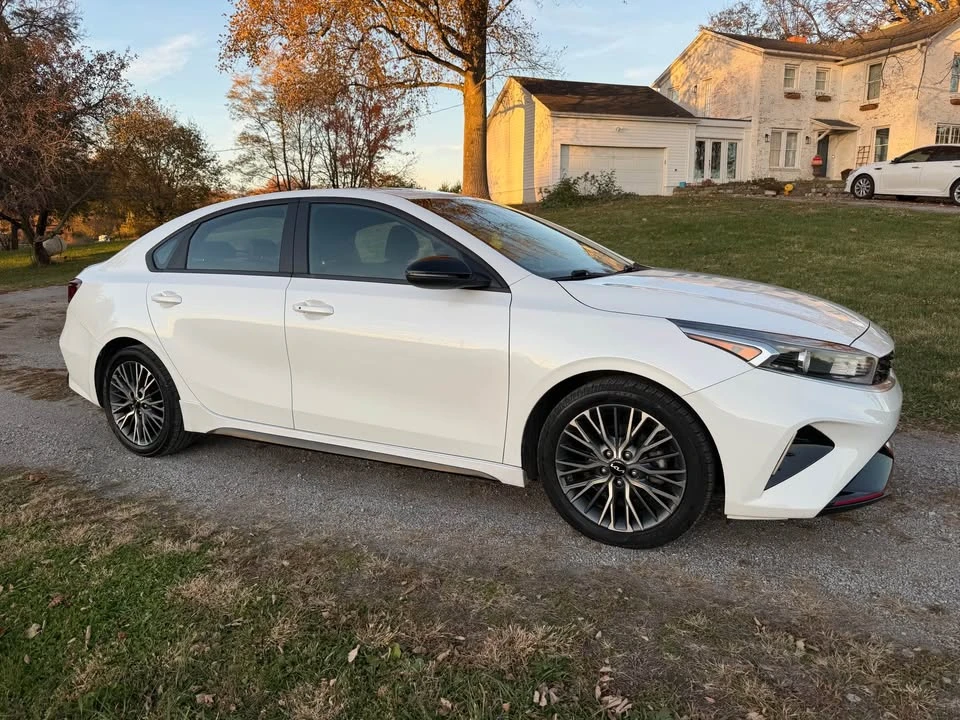 2023 Kia Forte - Image 2 of 16