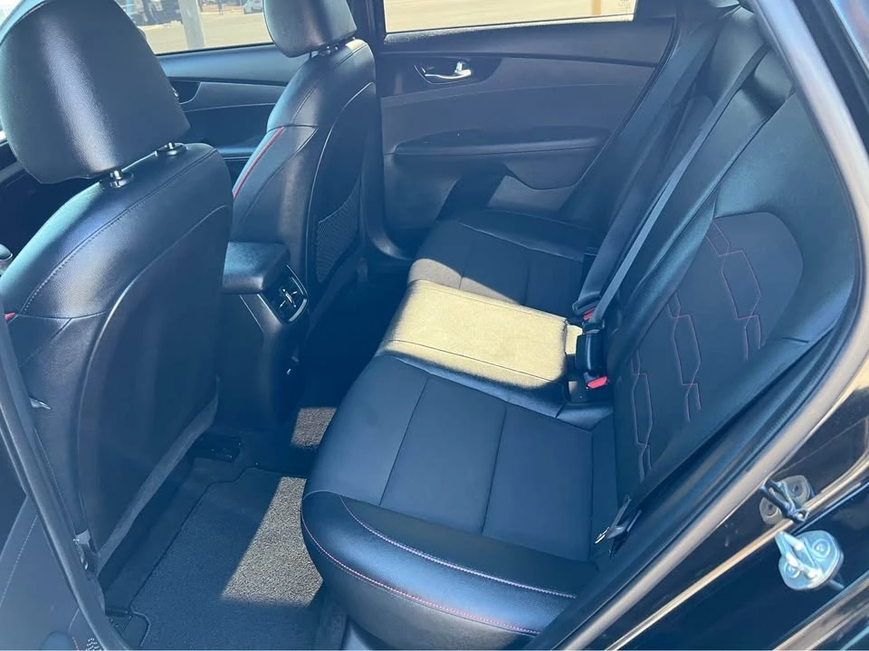 2023 Kia Forte - Image 12 of 17