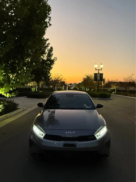 2023 Kia Forte - Image 3 of 9
