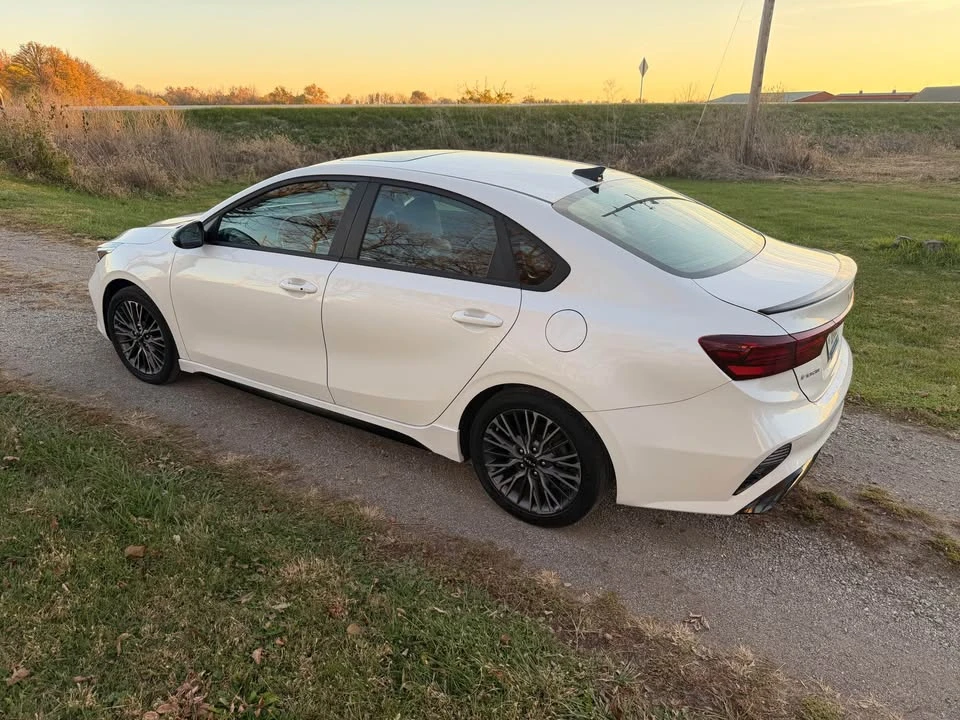 2023 Kia Forte - Image 8 of 16