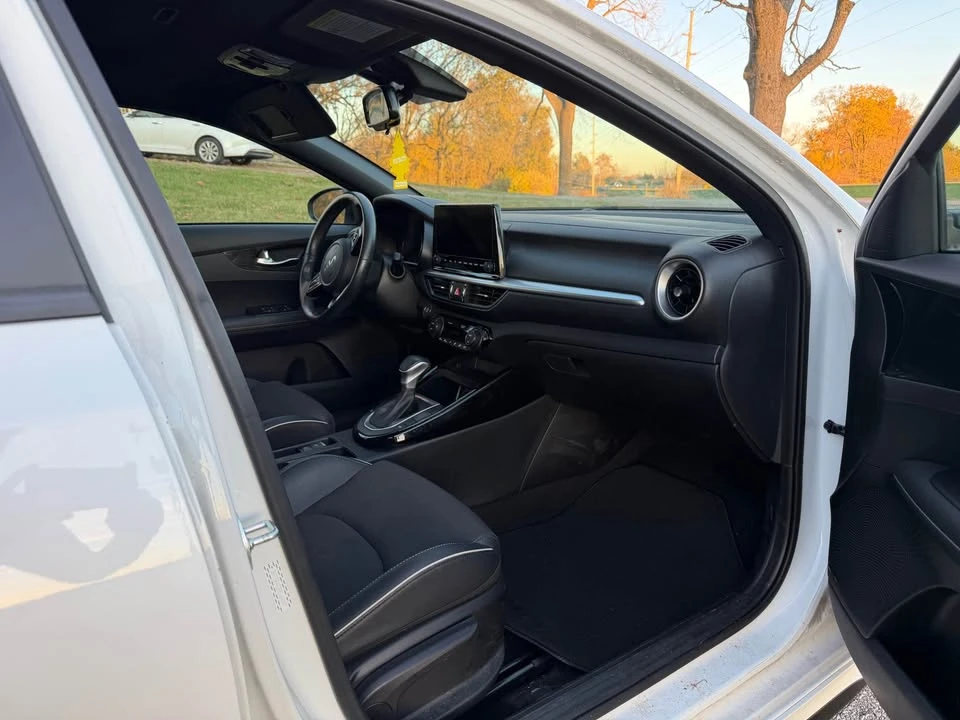 2023 Kia Forte - Image 10 of 16