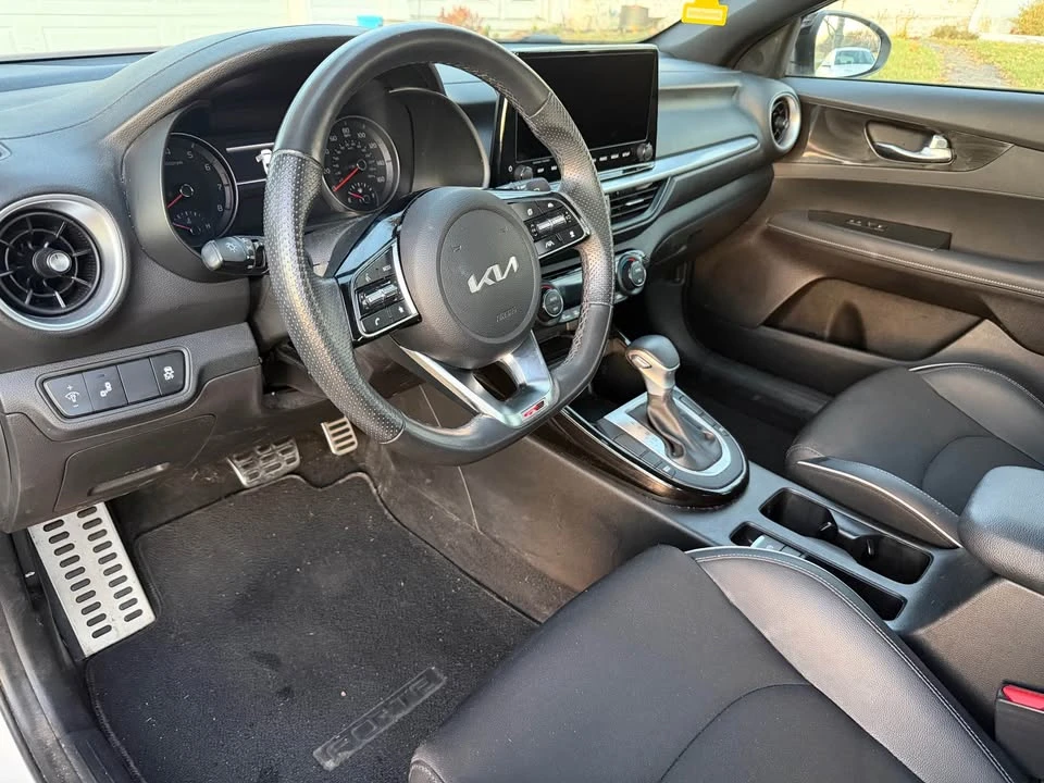 2023 Kia Forte - Image 14 of 16