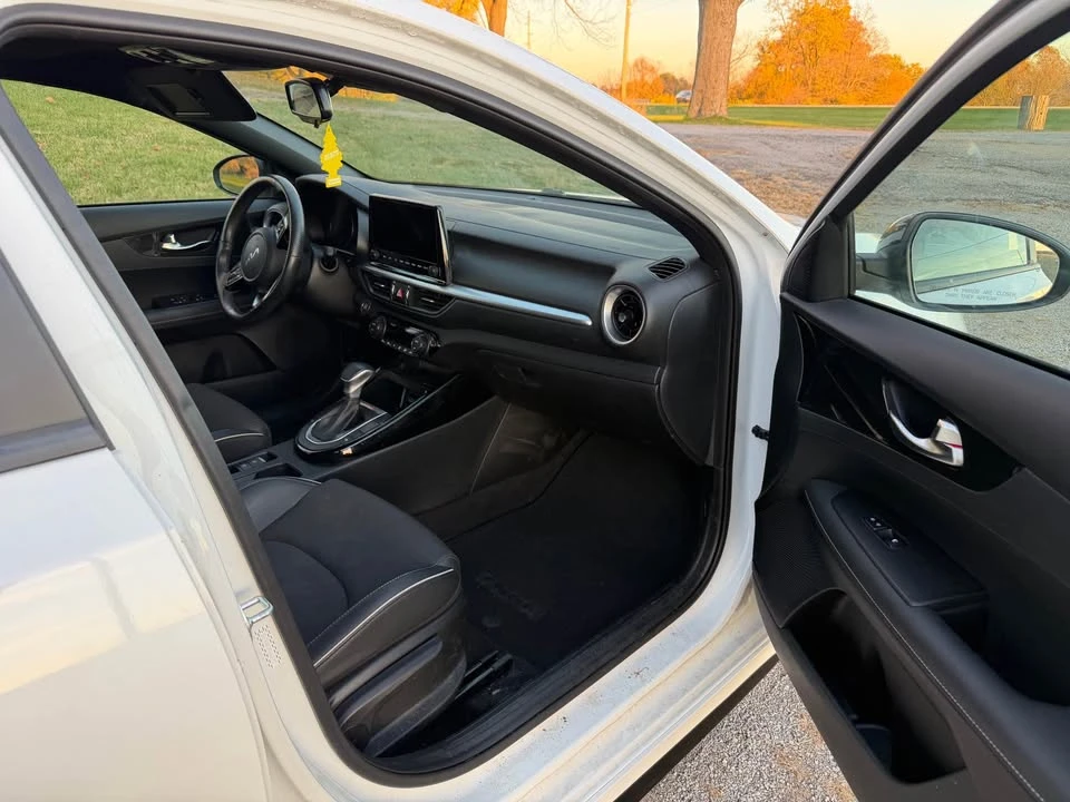 2023 Kia Forte - Image 11 of 16