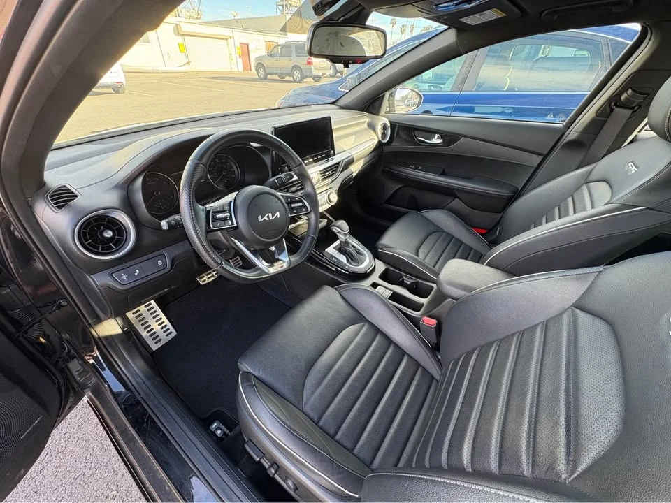 2023 Kia Forte - Image 9 of 15