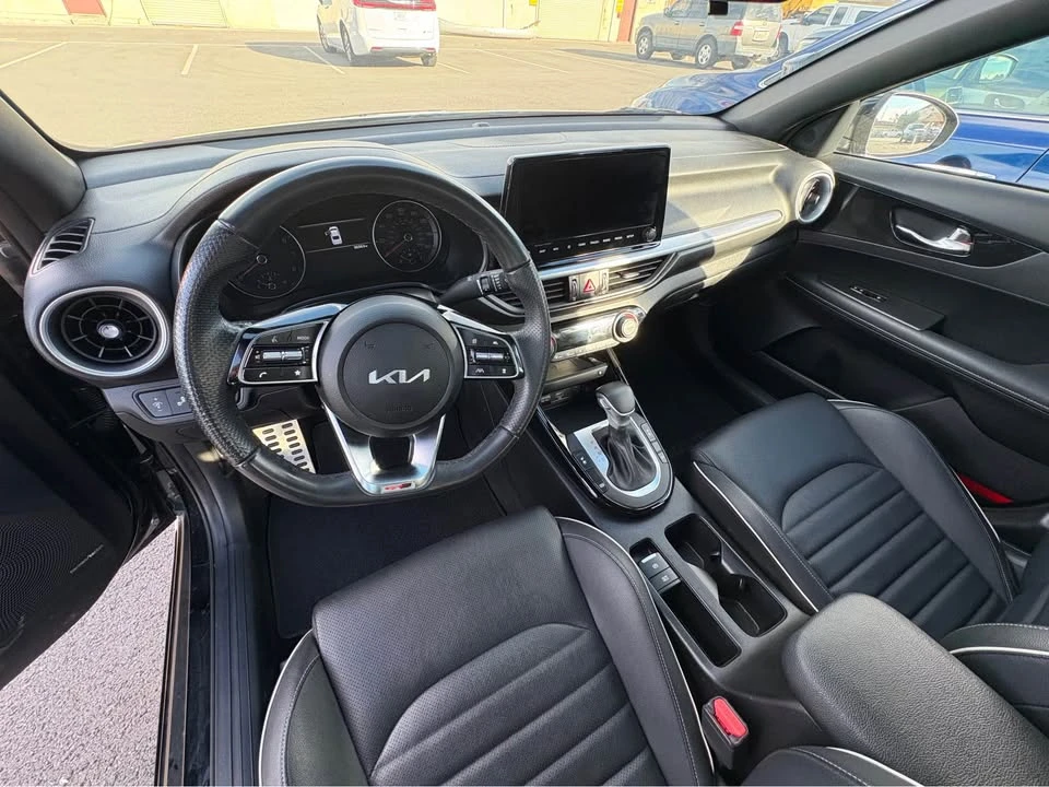 2023 Kia Forte - Image 13 of 15