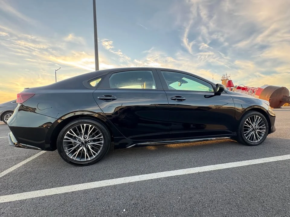 2023 Kia Forte - Image 4 of 15