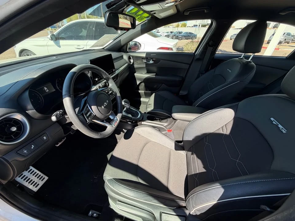 2023 Kia Forte - Image 4 of 5