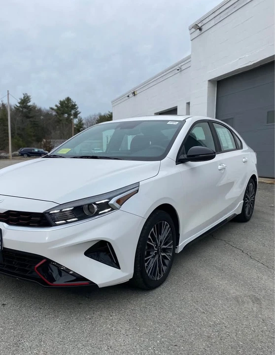 2023 Kia Forte - Image 2 of 20
