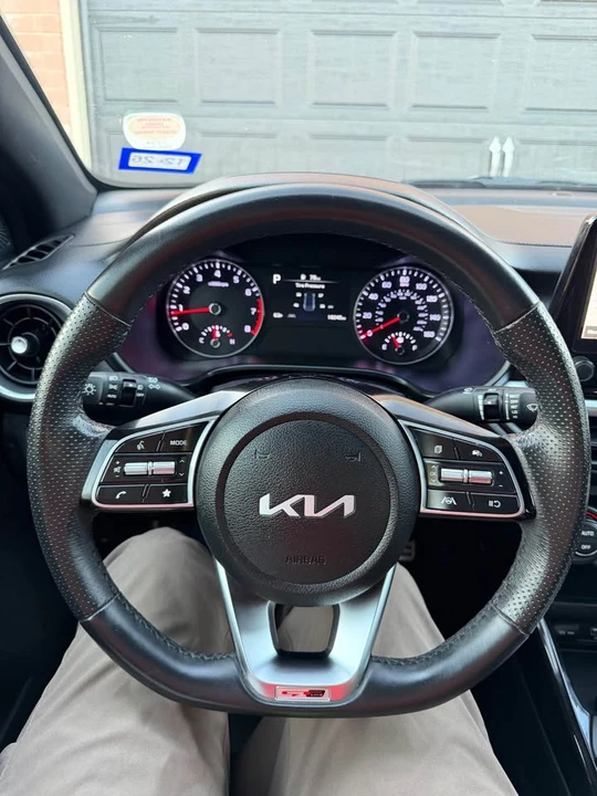 2023 Kia Forte - Image 15 of 17