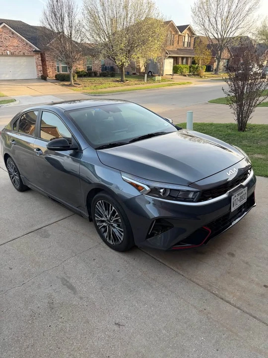 2023 Kia Forte - Image 4 of 17