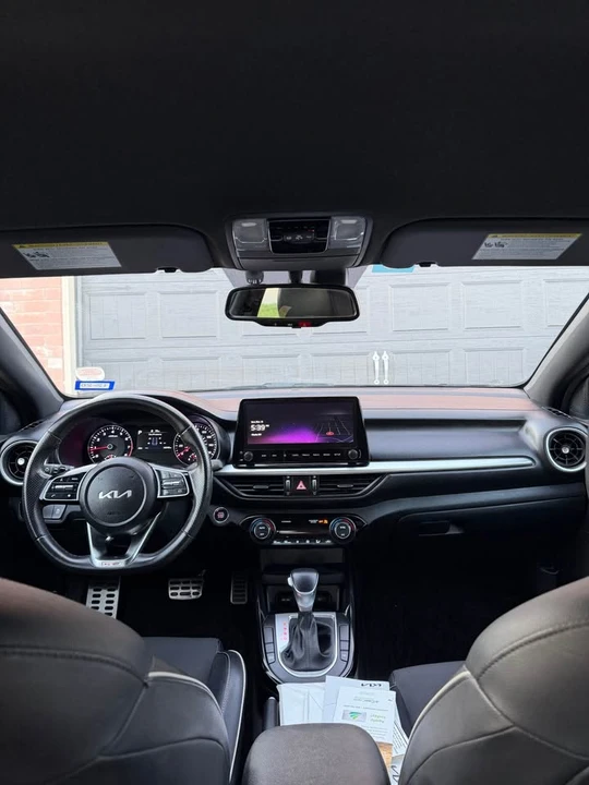 2023 Kia Forte - Image 9 of 17