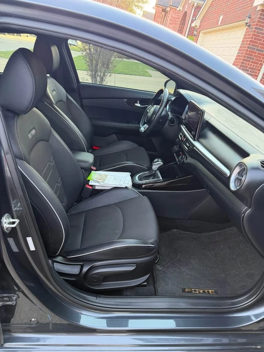 2023 Kia Forte - Image 10 of 17