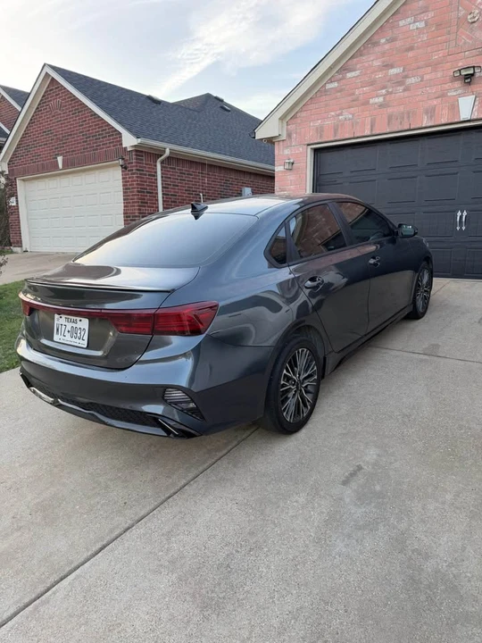 2023 Kia Forte - Image 5 of 17
