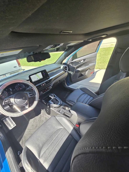 2023 Kia Forte - Image 12 of 18