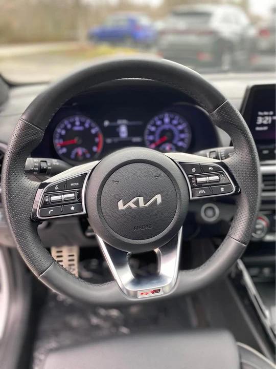 2023 Kia Forte - Image 11 of 20