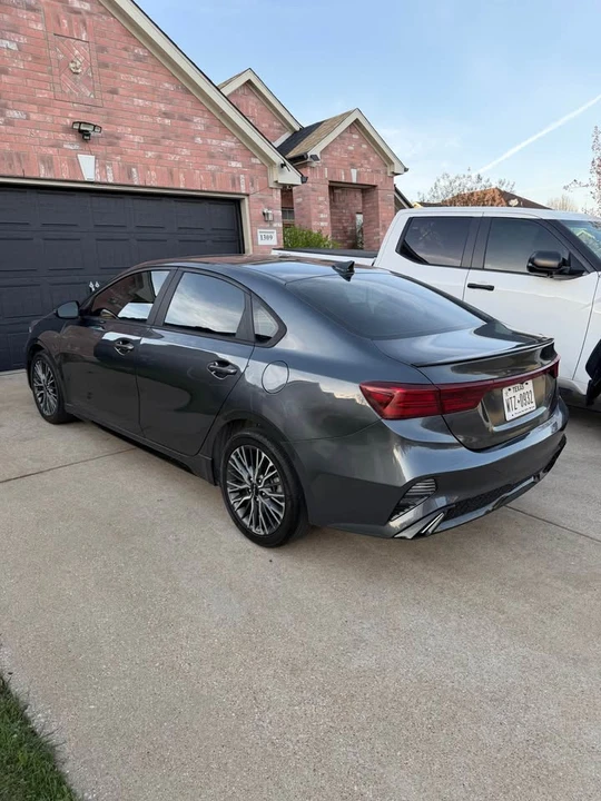 2023 Kia Forte - Image 7 of 17