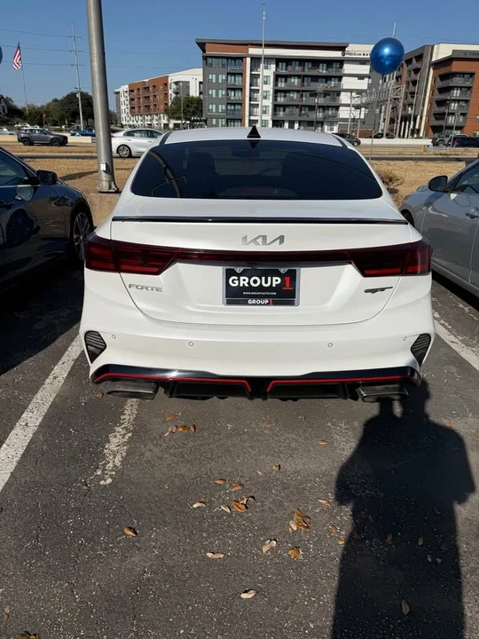 2023 Kia Forte - Image 5 of 10