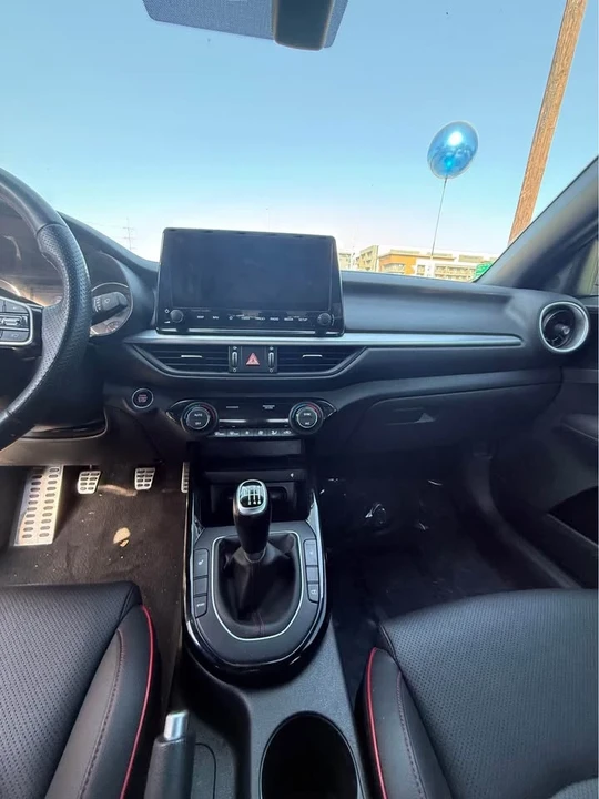 2023 Kia Forte - Image 7 of 10