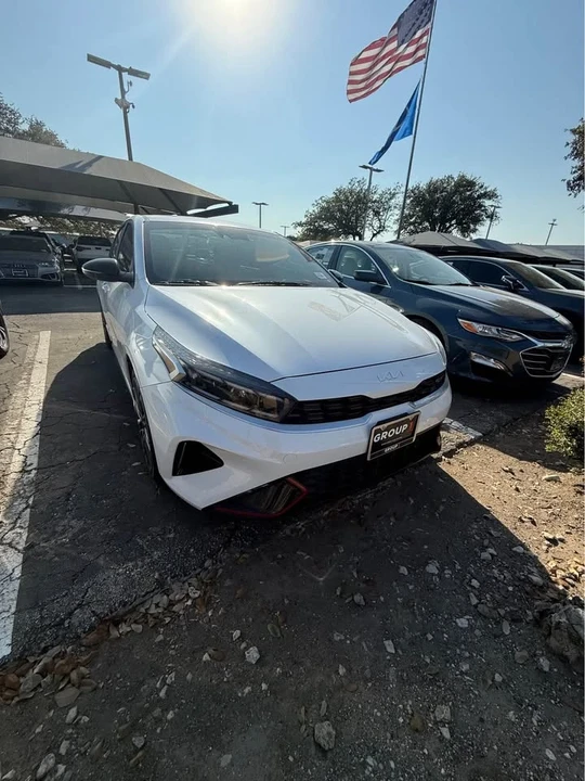 2023 Kia Forte - Image 3 of 10