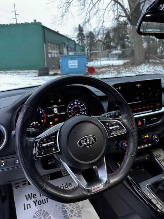 2023 Kia Forte - Image 9 of 20