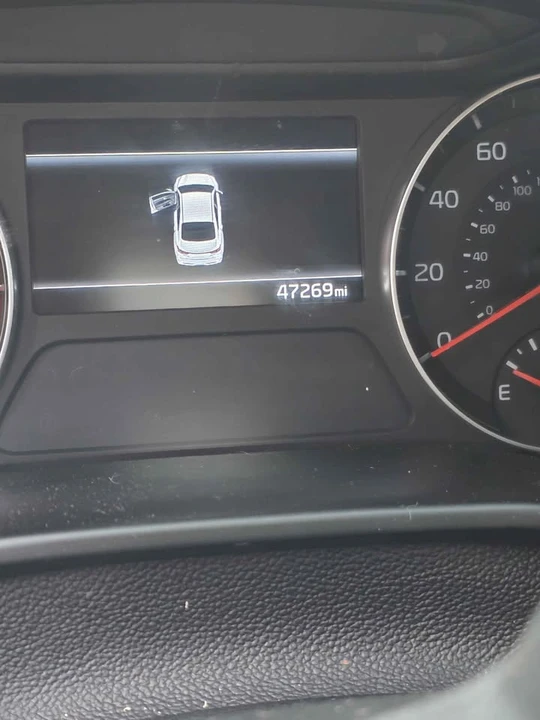 2023 Kia Forte - Image 3 of 4