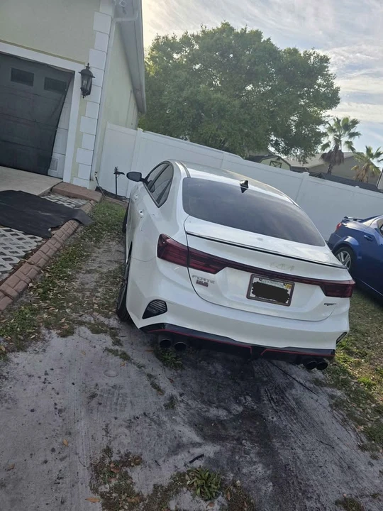 2023 Kia Forte - Image 2 of 4