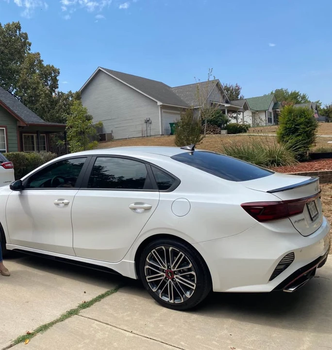 2023 Kia Forte - Image 2 of 11