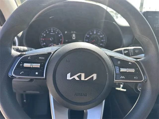 2023 Kia Forte - Image 12 of 15