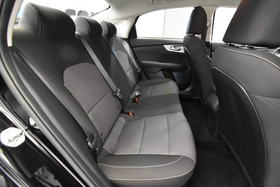 2023 Kia Forte - Image 11 of 17