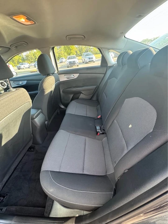 2023 Kia Forte - Image 9 of 12
