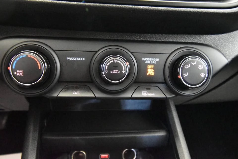 2023 Kia Forte - Image 13 of 17
