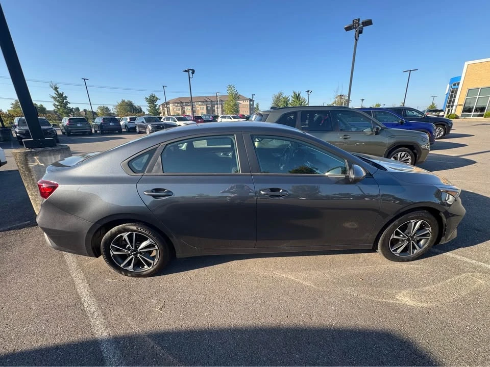2023 Kia Forte - Image 2 of 12
