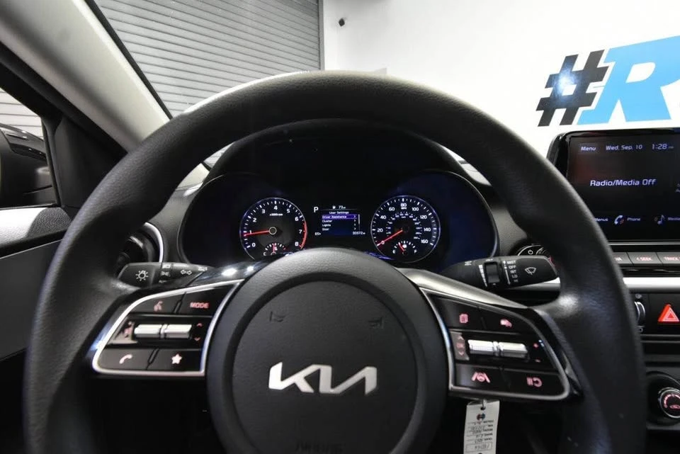 2023 Kia Forte - Image 16 of 17
