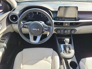 2023 Kia Forte - Image 8 of 12